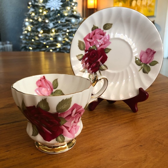 Vintage Dining Vintage Queen Anne England Bone China Scalloped